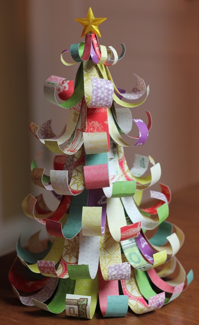 How to Make a Christmas Tree from Paper Scraps
