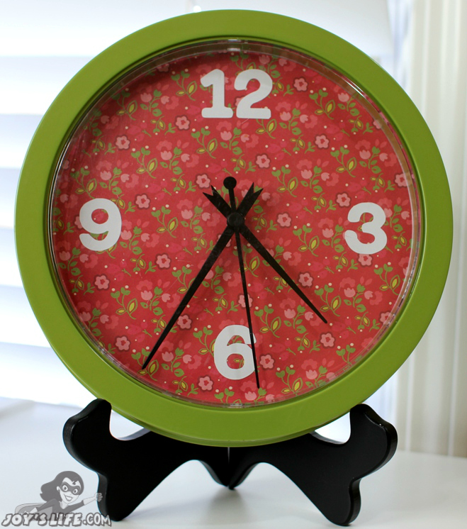 How to Give Your Clock a Makeover at www.joyslife.com