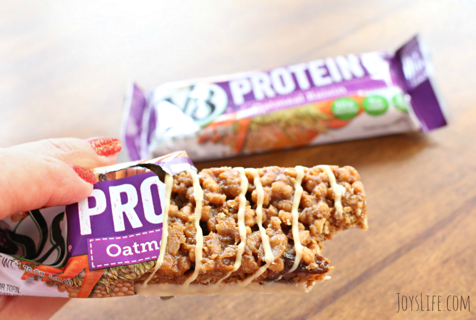 Keeping the Energy Up with V8 Protein Bars & Shakes #v8protein #ad
