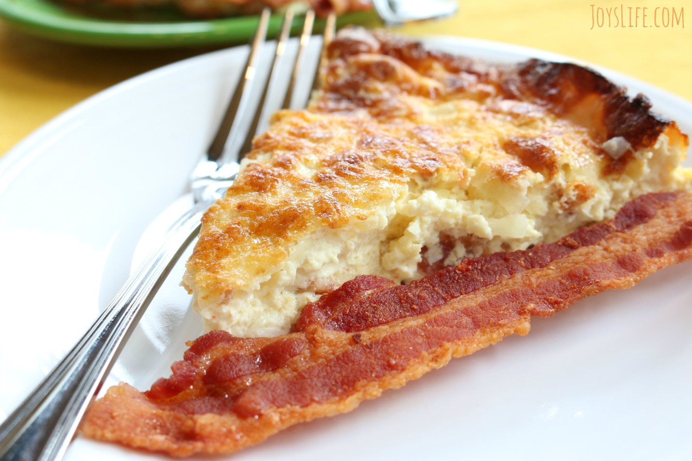 Crustless Bacon Quiche #raiseyourmitt #familymealsmonth