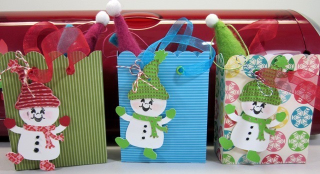 Cricut Snowman Gift Bags 12 Days of Christmas DAY SIX GIVE AWAY