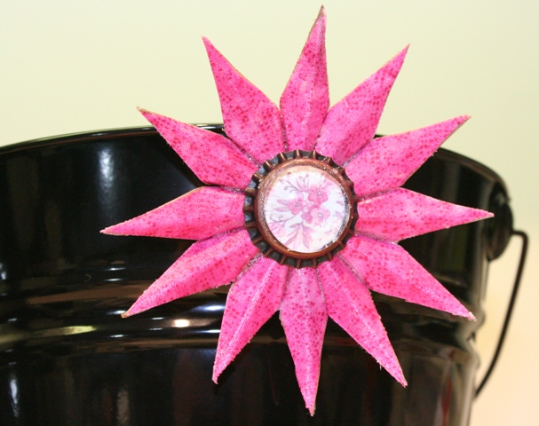 Sizzix Star Fabric Flower Magnet