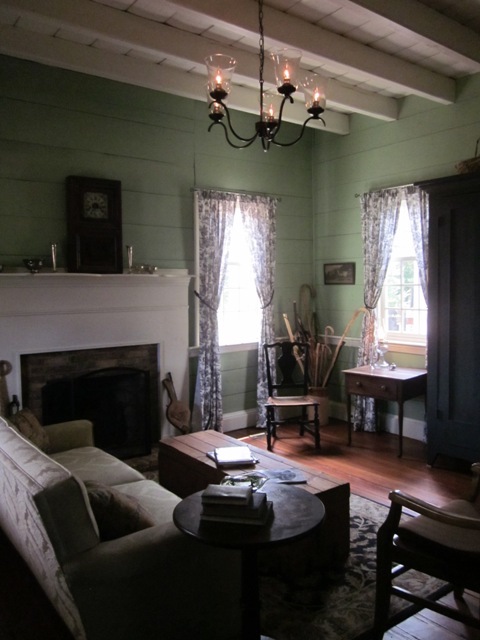 1811 house living room