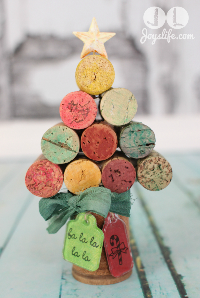 Wine Cork #Christmas Tree using #FaberCastell #Gelatos