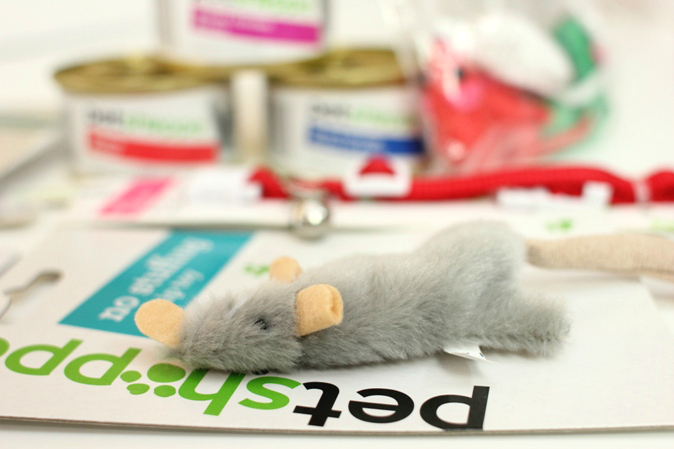 Walgreens Pet Shoppe Flat Mouse Pet Gifts #HappyAllTheWay #shop #cbias