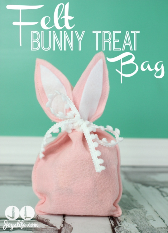 Felt Bunny Treat Bag #Easter #Bunny #DIY #SilhouetteCameo