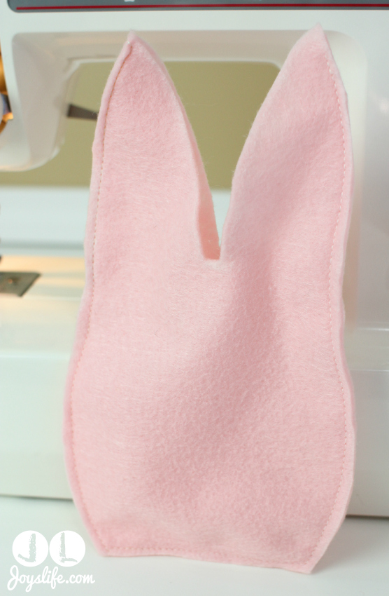 Felt Bunny Treat Bag #Easter #Bunny #DIY #SilhouetteCameo