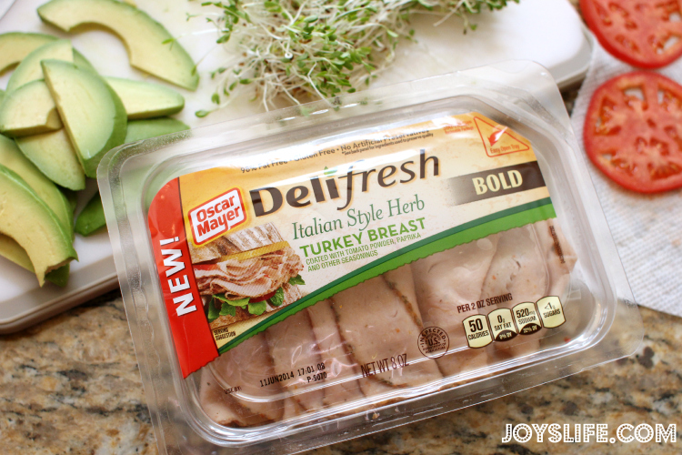 Delicious Avocado Turkey Sandwich with Homemade Green Onion & Garlic Cream Cheese Spread Recipe #spon #DeliFreshBOLD #recipe