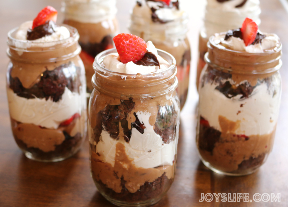 Chocolate Hazelnut Strawberry Trifle in Mason Jars #AddCoolWhip #shop #cbias #recipe #masonjars #trifle #chocolate