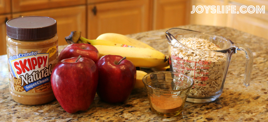 Peanut Butter Apple Spice Oatmeal Recipe + Giveaway #peanutbutter #recipe #breakfast