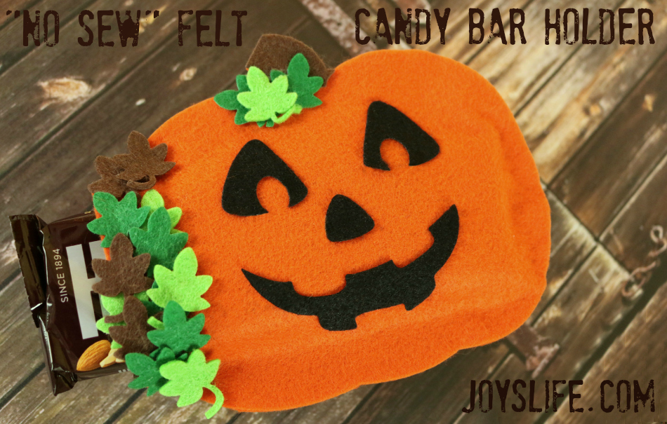 No Sew Felt Candy Bar Holder #NoSew #Halloween #TopDogDies #crafts