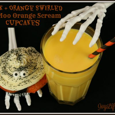 Perfect Halloween Food! Black & Orange Swirled TruMoo Orange Scream Cupcakes #HalloweenFood #TruMooTreats #ad