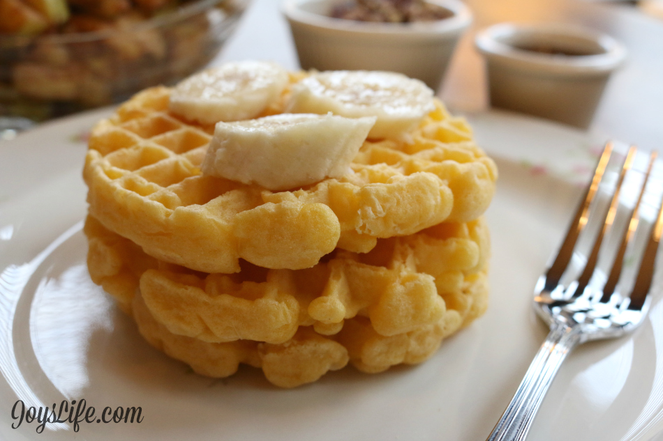 Cinnamon Apple, Roasted Pecan & Banana Frozen Breakfast Waffles #4MoreWaffles #shop