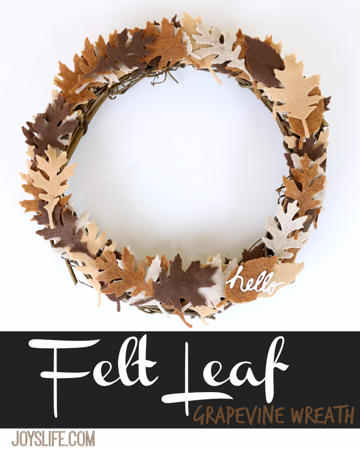 How to Create a Felt Leaf Grapevine Wreath #Wreath #Craftwell #felt #TimHoltz #CutNBoss #TeresaCollins #HomeDecor #Autumn