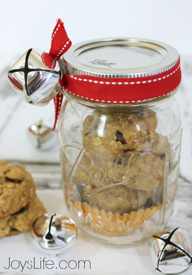 Homemade Orange Cranberry Oatmeal Cookies with Whole Grain Oats @Target #QuakerUp #MyOatsCreation #masonjar #gifts #spon