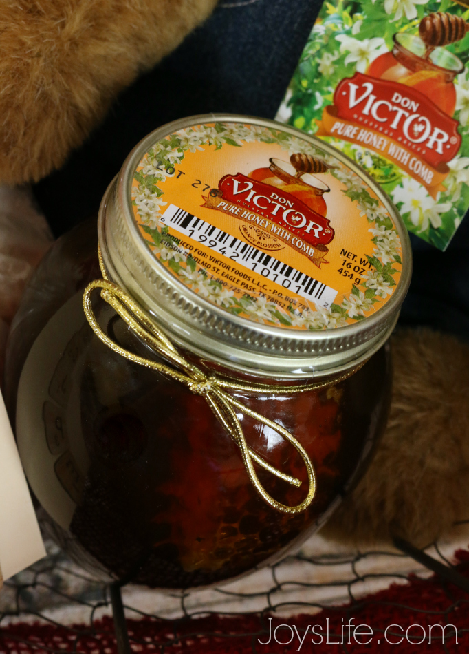 Sweet & Delicious Honey and Biscuits Gift Basket Idea #HoneyForHolidays #DonVictor #shop #delicious #honey #giftbasket