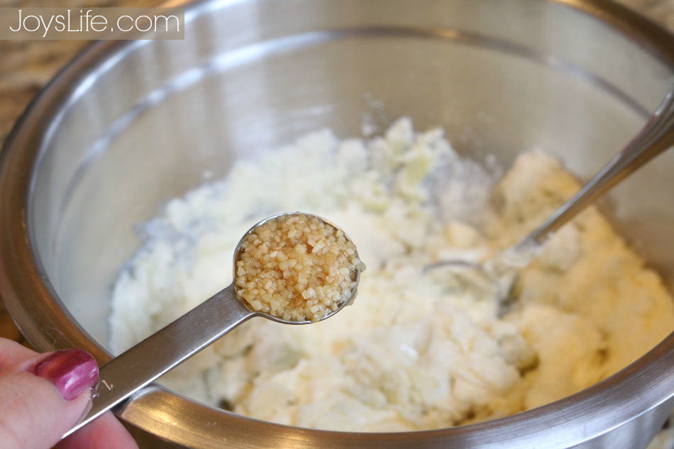 Delicious, Fast & Easy Hot Artichoke Dip Recipe #MustHaveMayo #ad #recipe