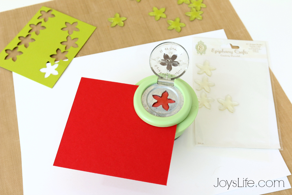 Wreath Ornament Card with Epiphany Crafts #EpiphanyCrafts #Christmas #Wreath #Ornament #crafts