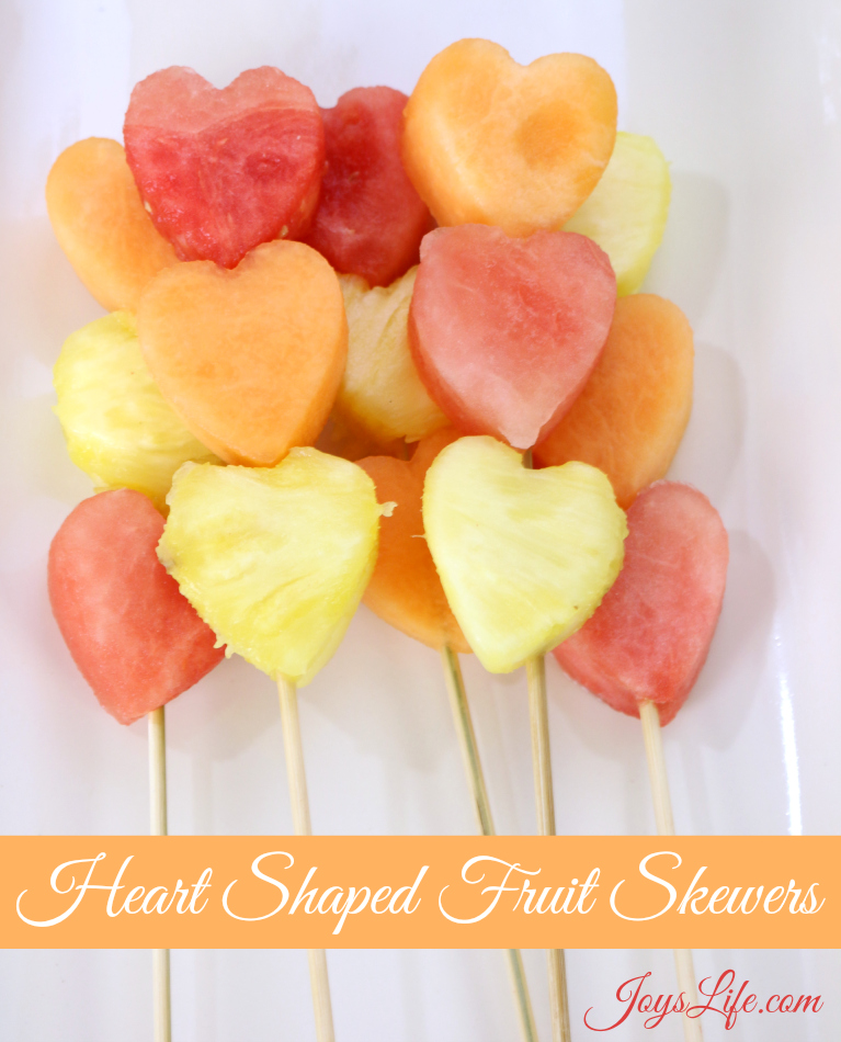Valentine's Day Party Ideas Heart Shaped Fruit Skewers #CapriSunParties #Ad #ValentinesDay