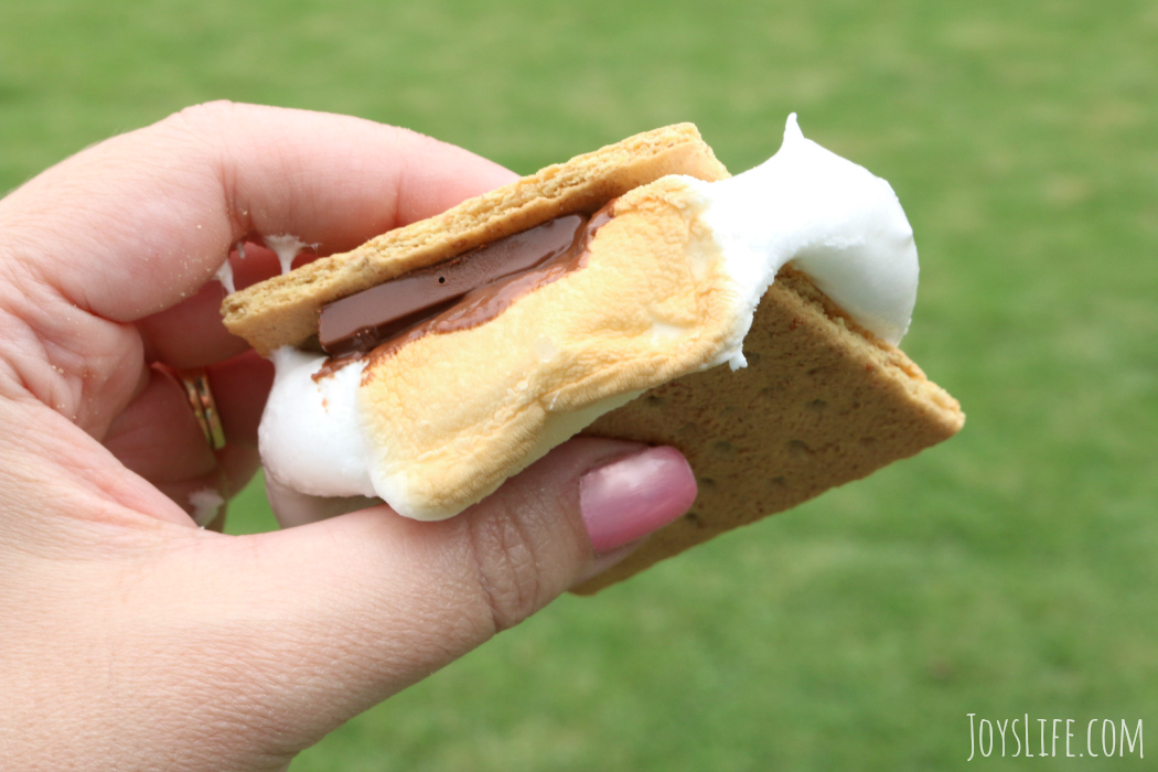 S'Mores Party Backyard Bar #LetsMakeSmores #Ad