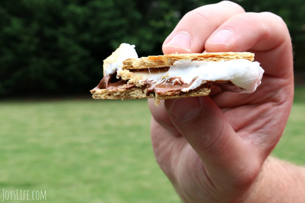 S'Mores Party Backyard Bar #LetsMakeSmores #Ad