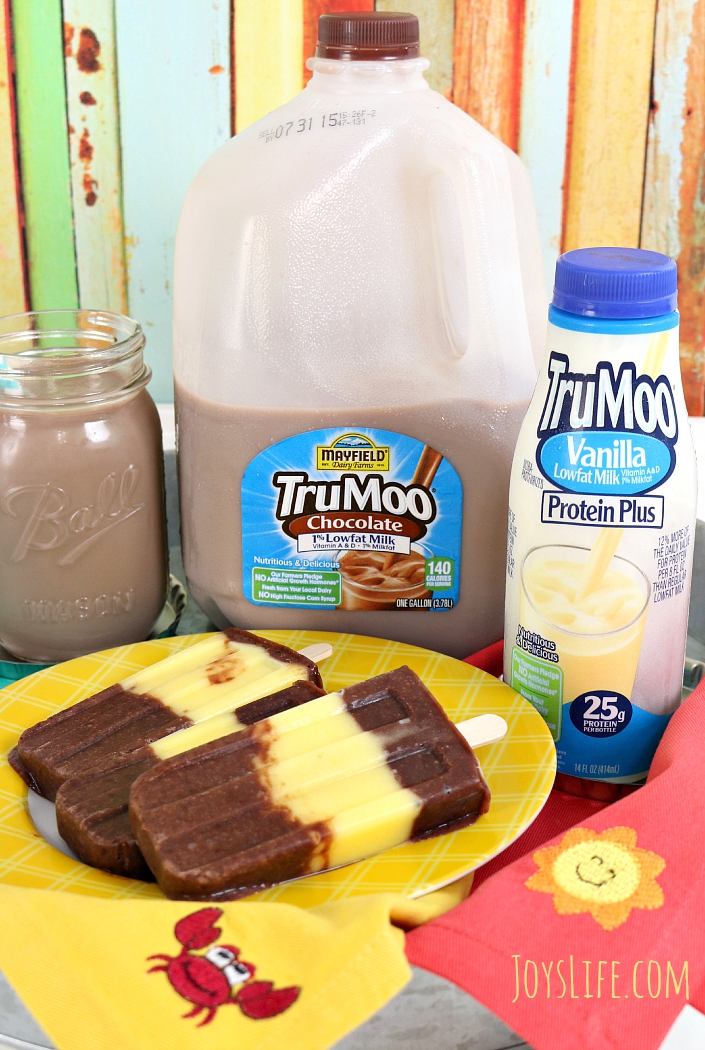 Entertain this Summer with TruMoo Layered Popsicles & Embroidered Summer Napkins #TruMoo #ad