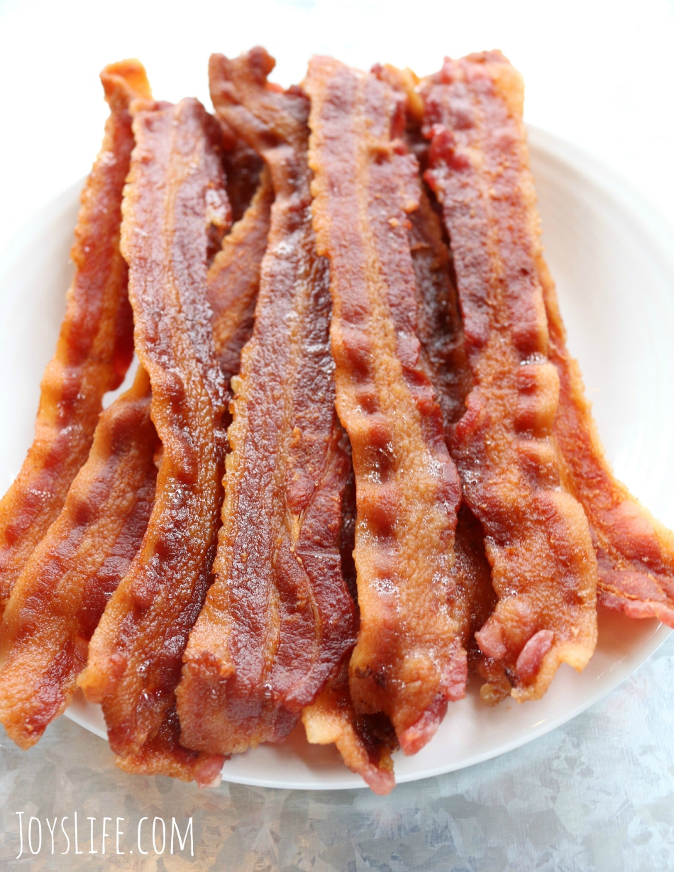 Crustless Bacon Quiche #raiseyourmitt #familymealsmonth