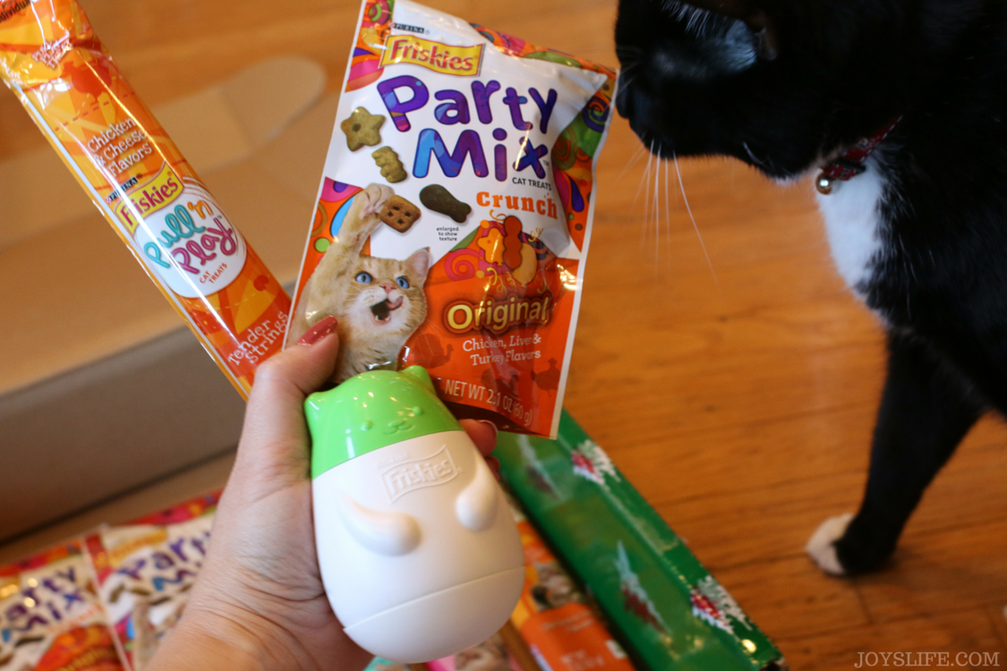 Friskies pull and play hotsell cat treats