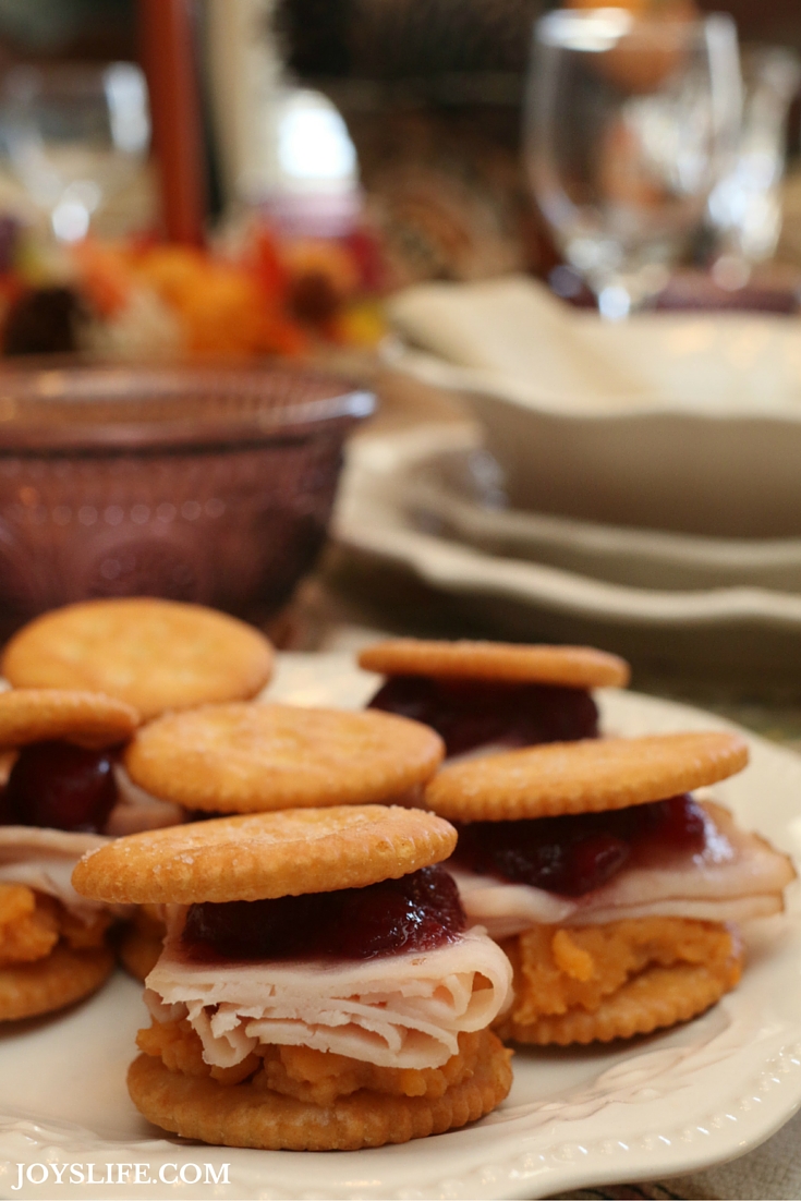 Tips for Planning Your Thanksgiving Table #ad #NabiscoPartyPlanner #BringHomeTheHolidays