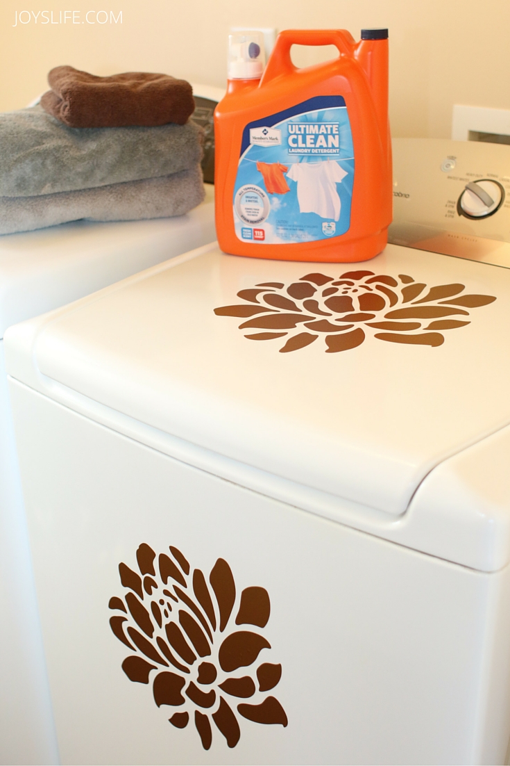 Learn how to dress up your washer & dryer with vinyl! Includes free cut file for Silhouette Cameo!