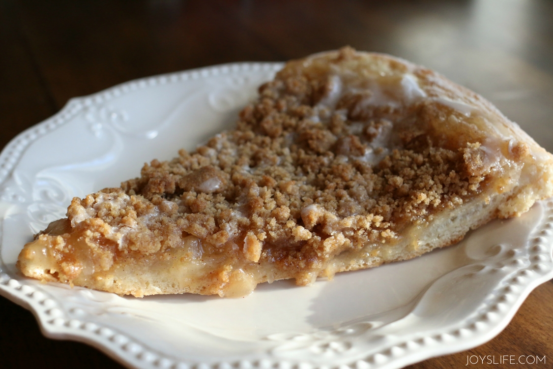 apple pie dessert pizza slice