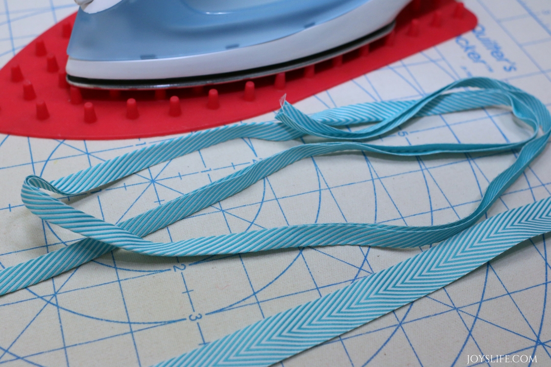 folded ribbon drawstring