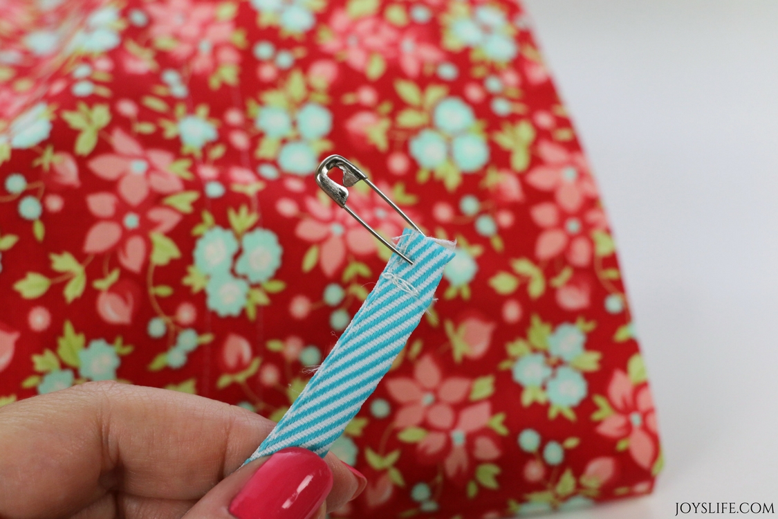 pin ribbon drawstring