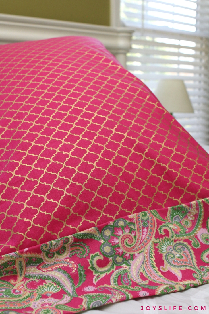 pink quatrefoil pillowcase
