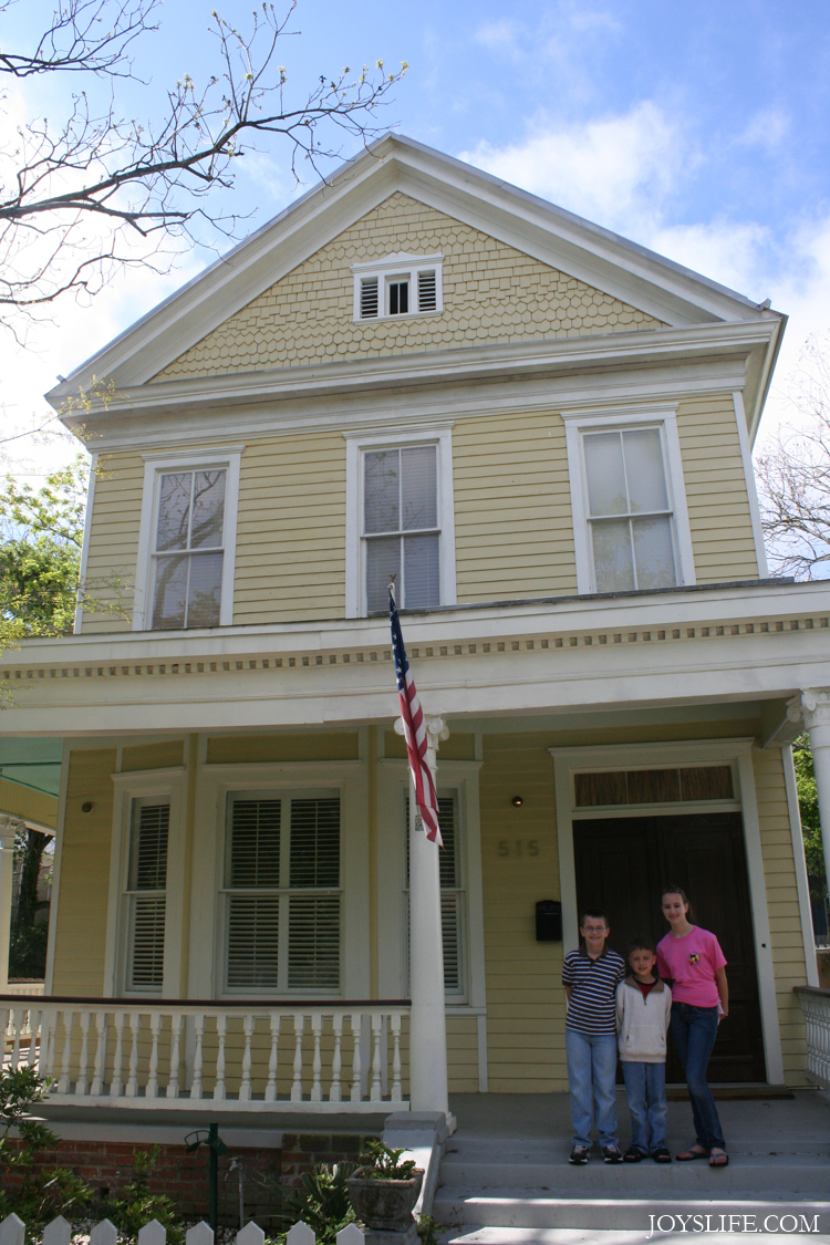 savannah historic district victorian home