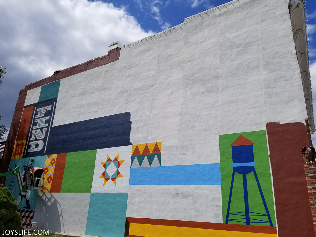 Missouri Star Mural in Progress