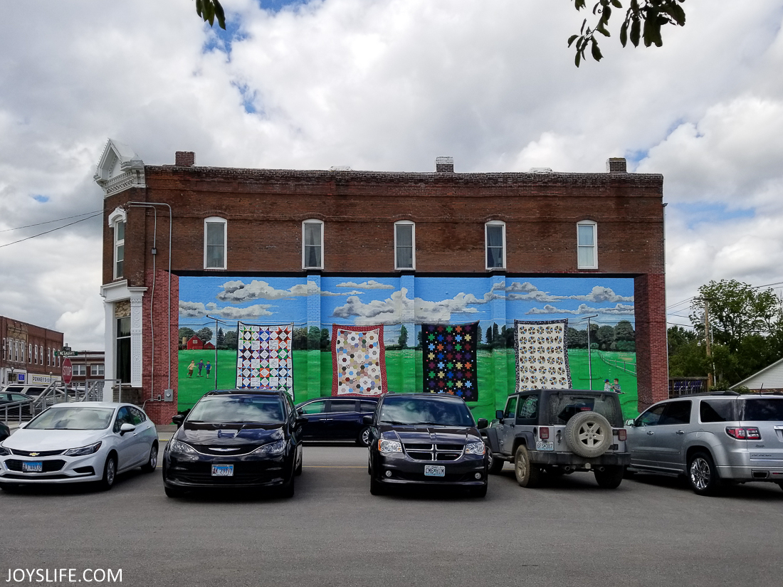 Quilt Mural in Hamilton Missouri