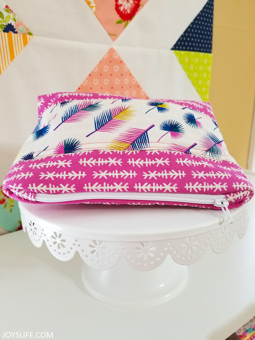 Cricut Maker Little Zipper bag #cricutmaker #cricut #zipperbag #sewing