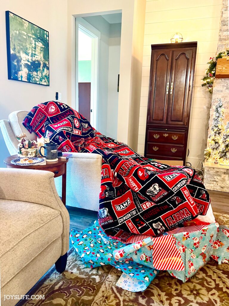 How to sew a fleece blanket with batting hot sale