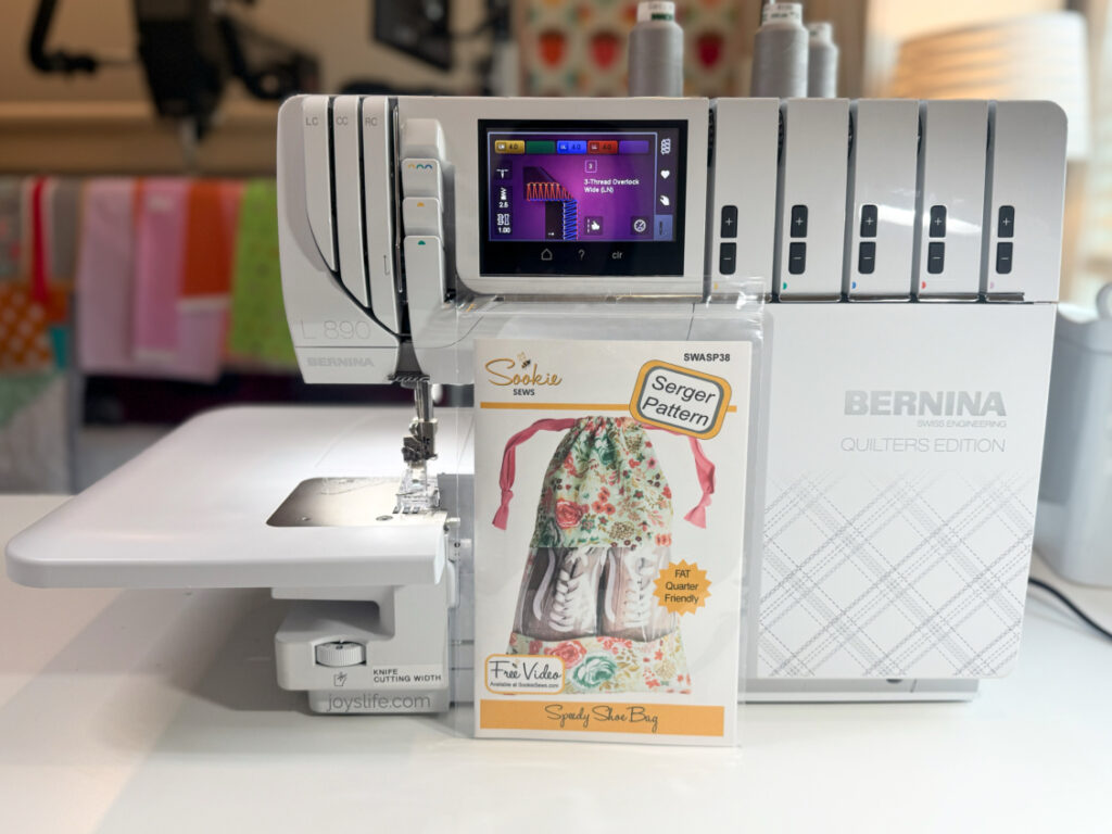 Bernina L890 serger with Sookie Sews Speedy Shoe Bag pattern – JoysLife.com