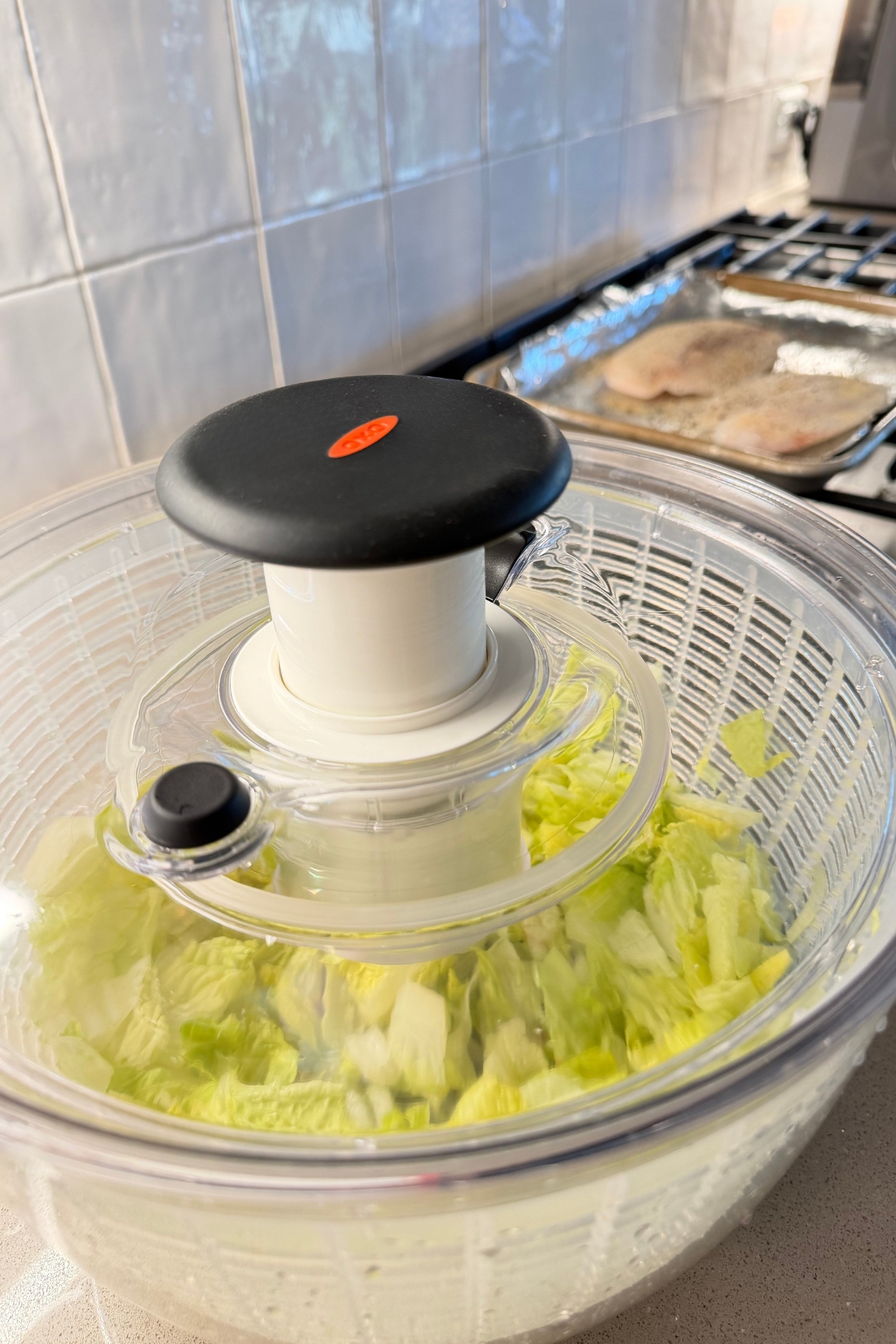 salad spinner drying fresh lettuce for tilapia fish tacos on joyslife.com